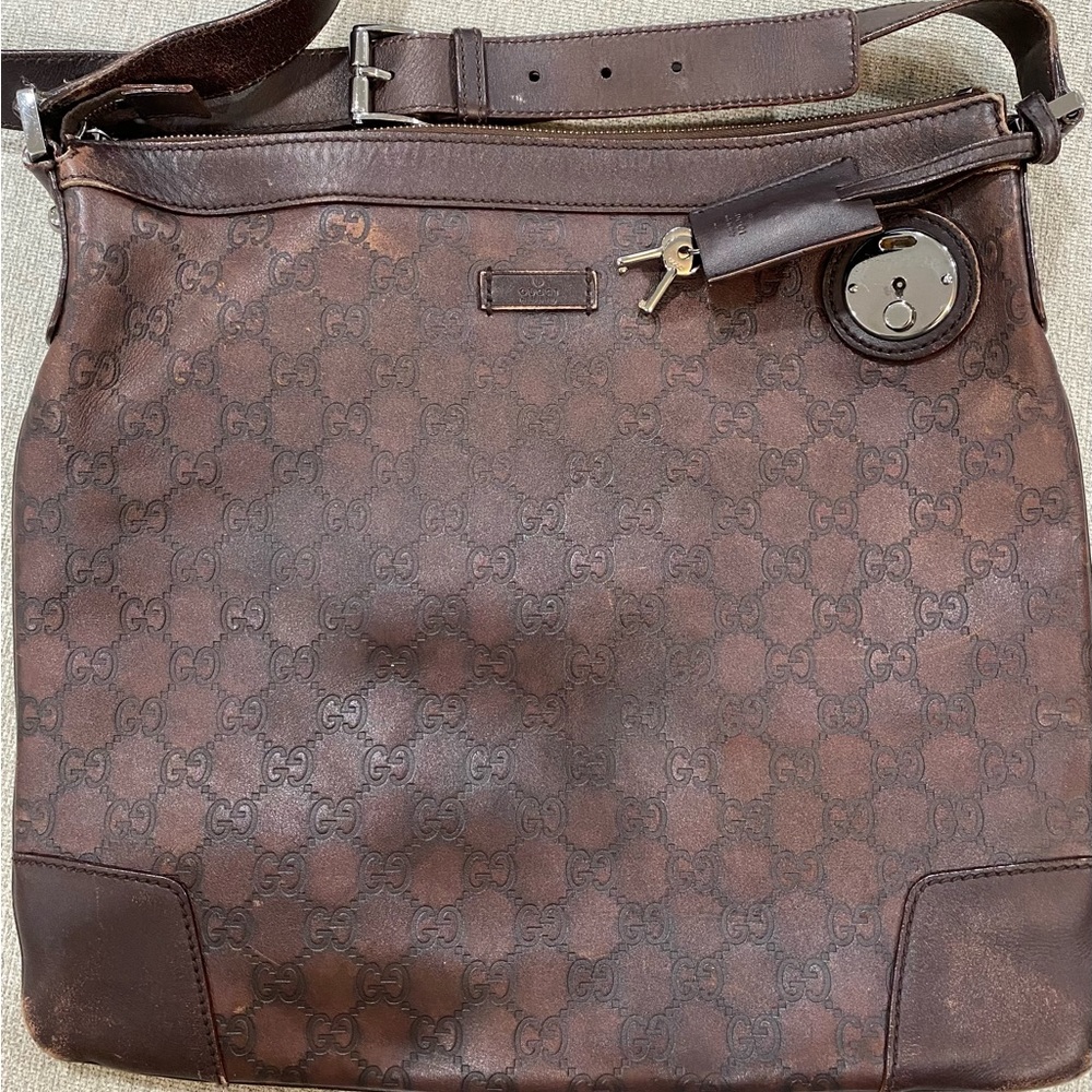 AUTHENTIC Gucci crossbody/messenger leather bag